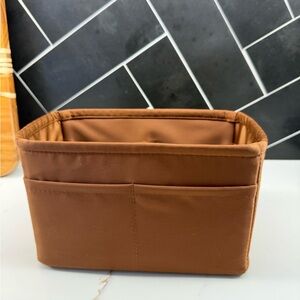 Gold Silk Bag Organizer in like new condition